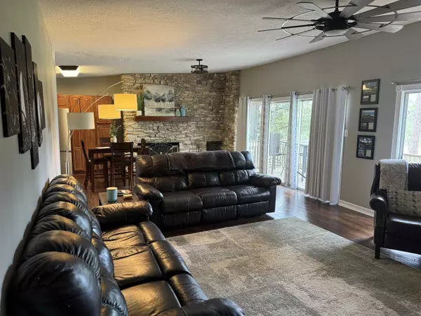 Brookeland, TX 75931,2550 Sam Rayburn PWY #B-6