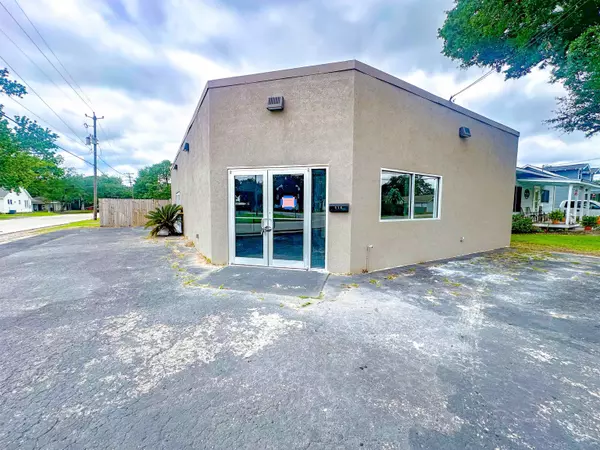 928 BLOCK STREET, Port Neches, TX 77651