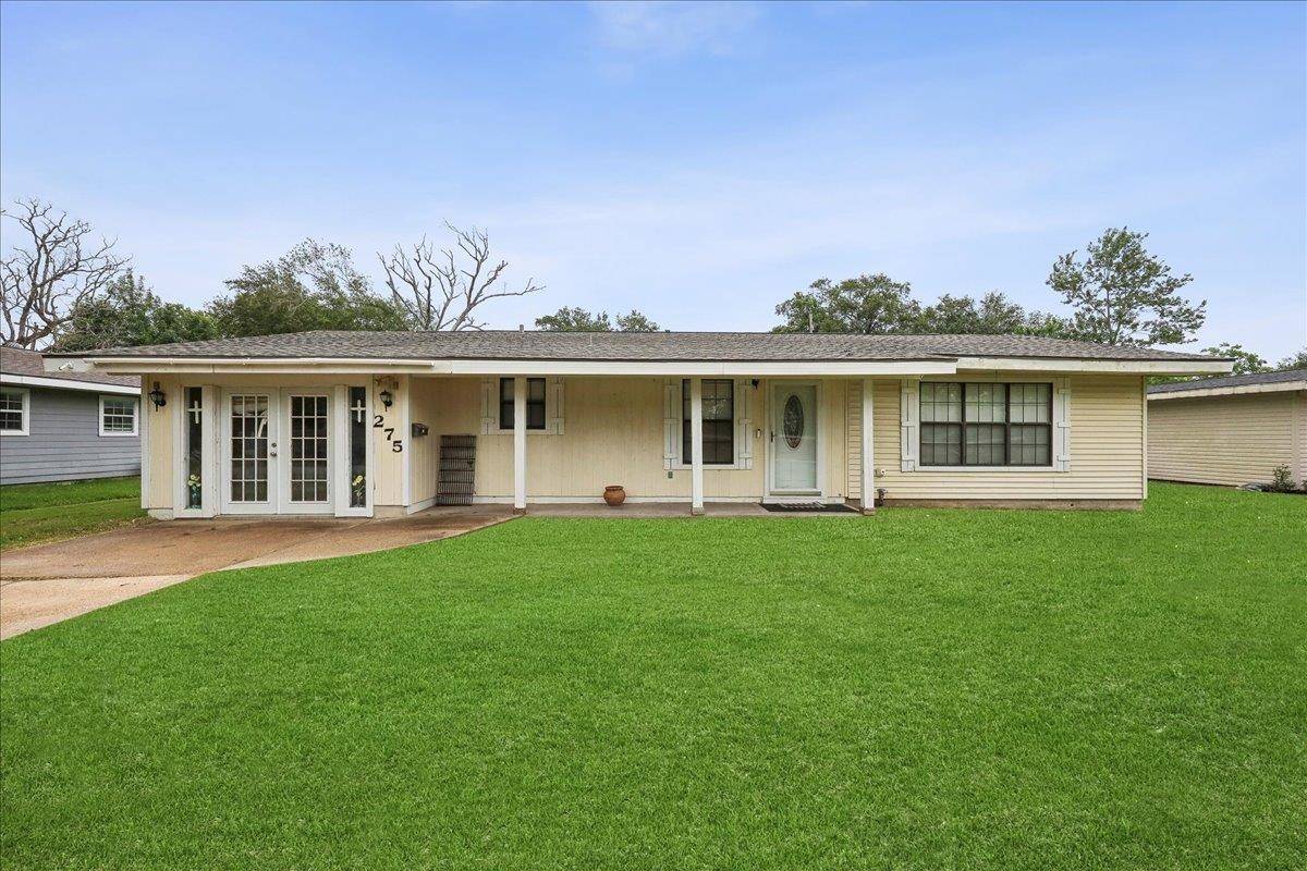 275 E Clover Lane, Bridge City, TX 77611