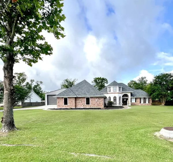 6201 Hazelwood, Orange, TX 77632