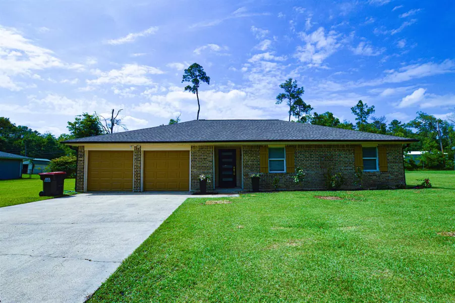154 Wood Manor, Sour Lake, TX 77659