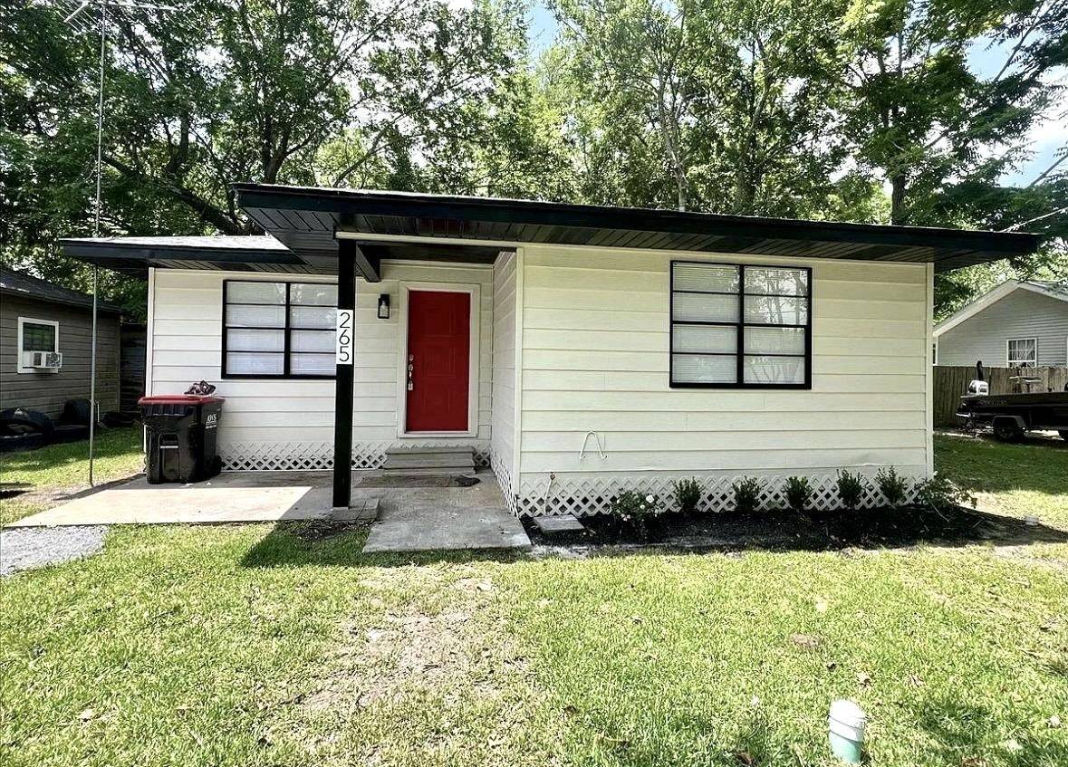 265 W Hartel, Sour Lake, TX 77659