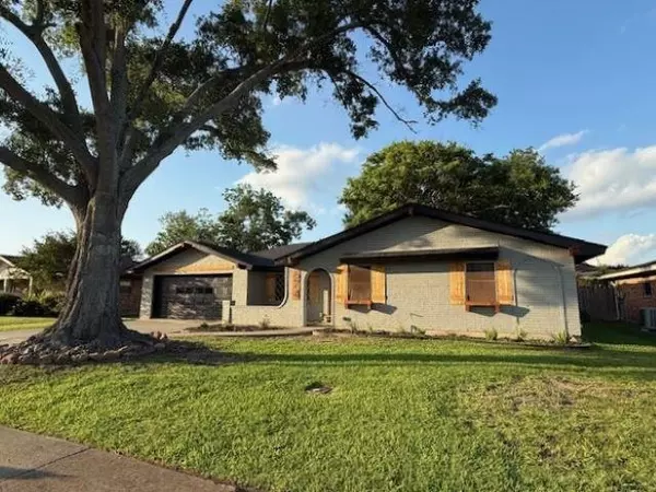 674 Meadowgreen, Port Neches, TX 77651