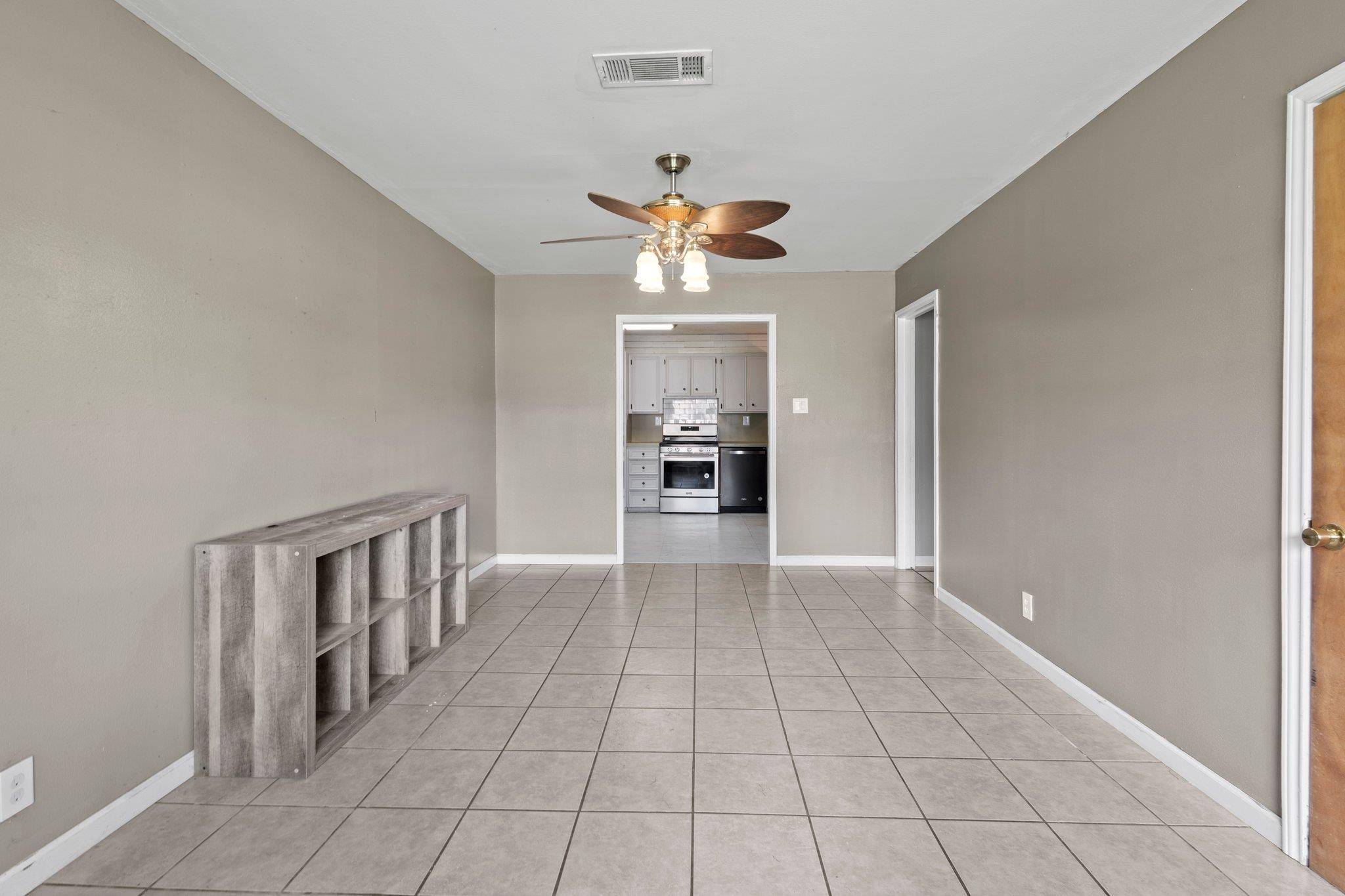 Bridge City, TX 77611,305 White Oak