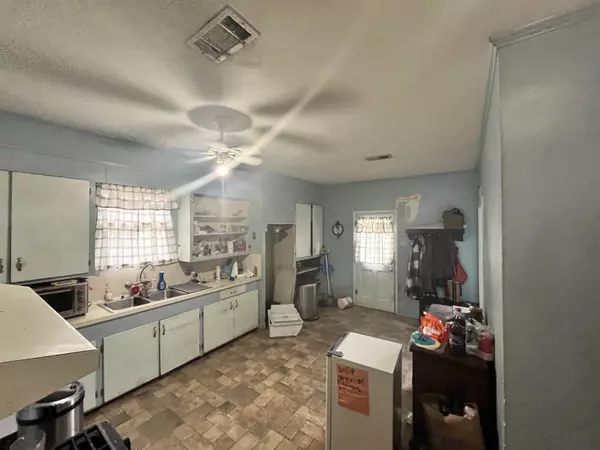 Beaumont, TX 77702,2440 SOUTH