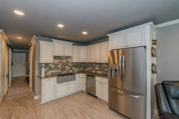 Port Arthur, TX 77640,580 Pleasure Island ##120 FULLY FURNISHED
