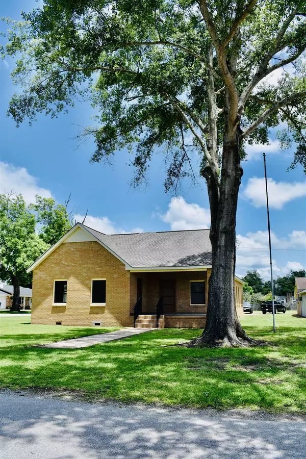 130 County Road 740 #130 County Road 740, Buna, TX 77612