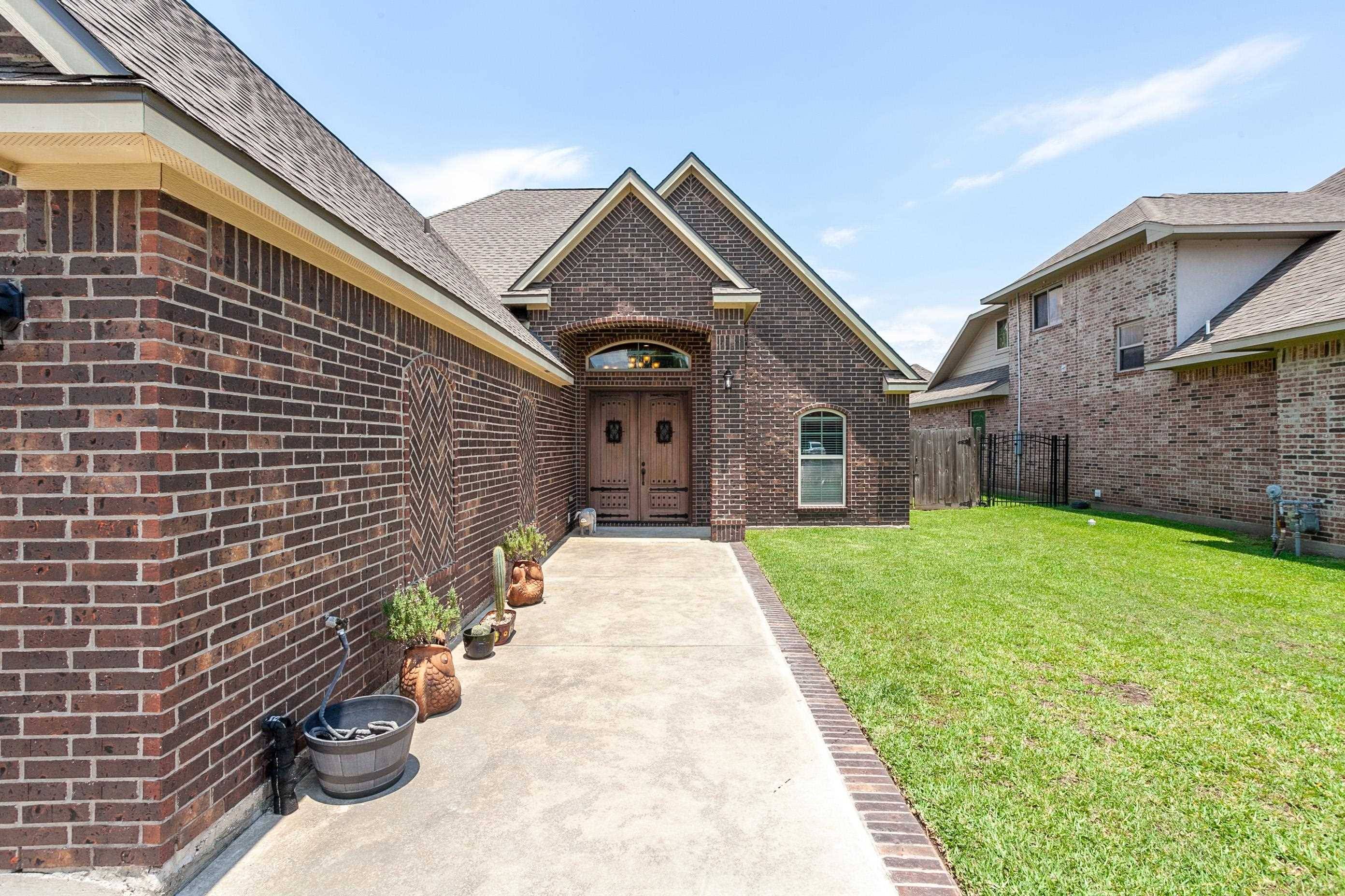 Groves, TX 77619,3812 Debbie