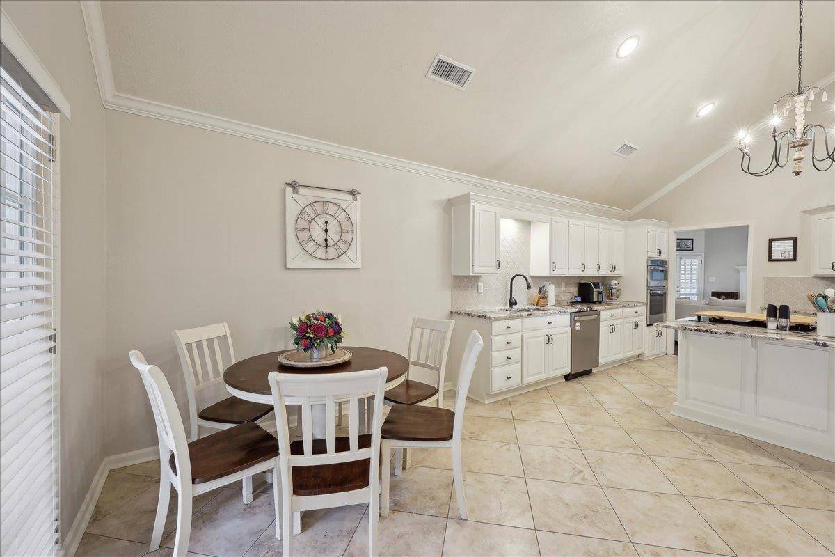 Bridge City, TX 77611,211 Skylark Ave