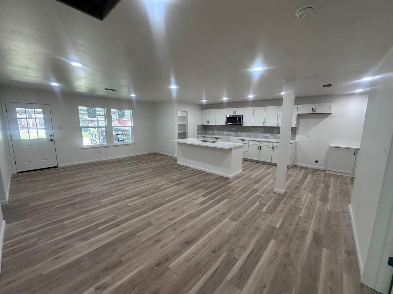 Port Neches, TX 77651,1117 west dr