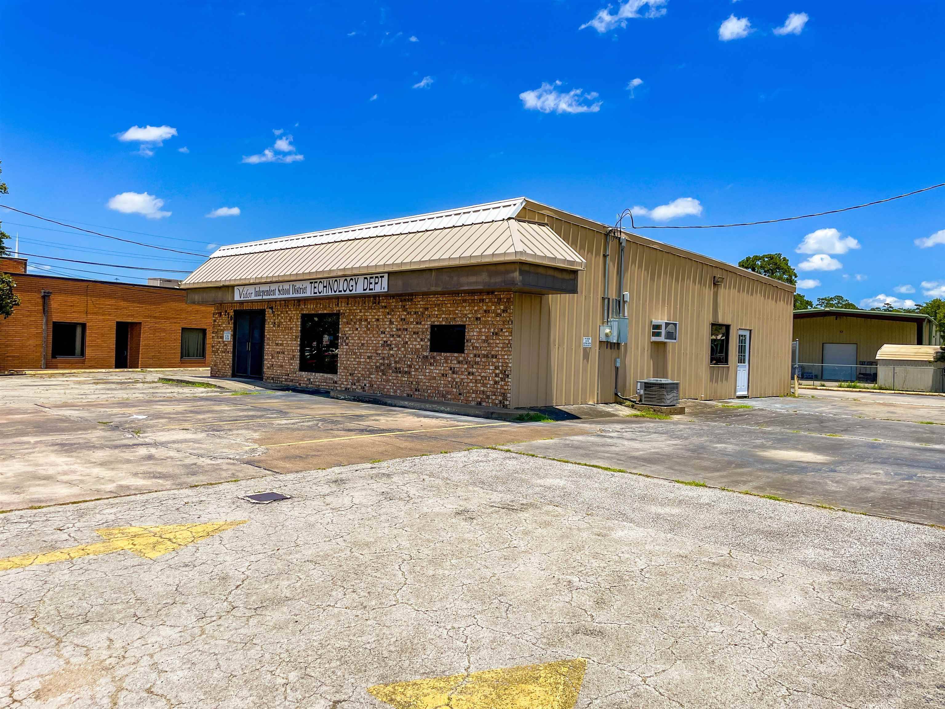 Vidor, TX 77662,270 N Main