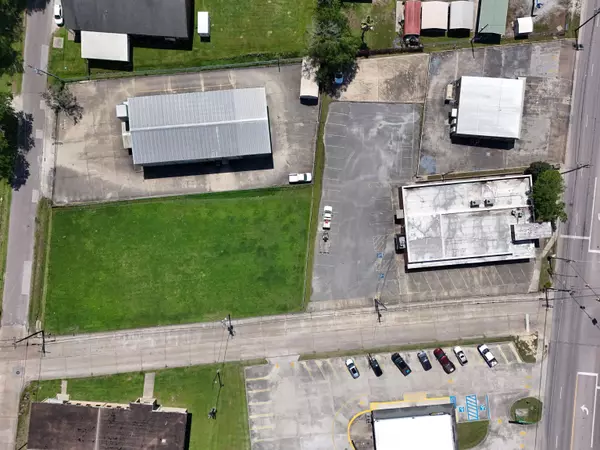 Vidor, TX 77662,270 N Main #140 Bolivar