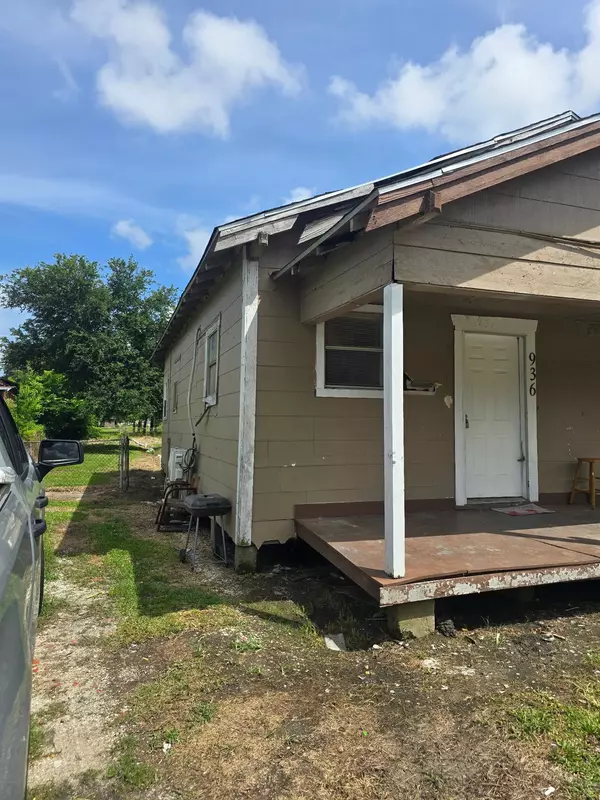Port Arthur, TX 77640,936 9th St