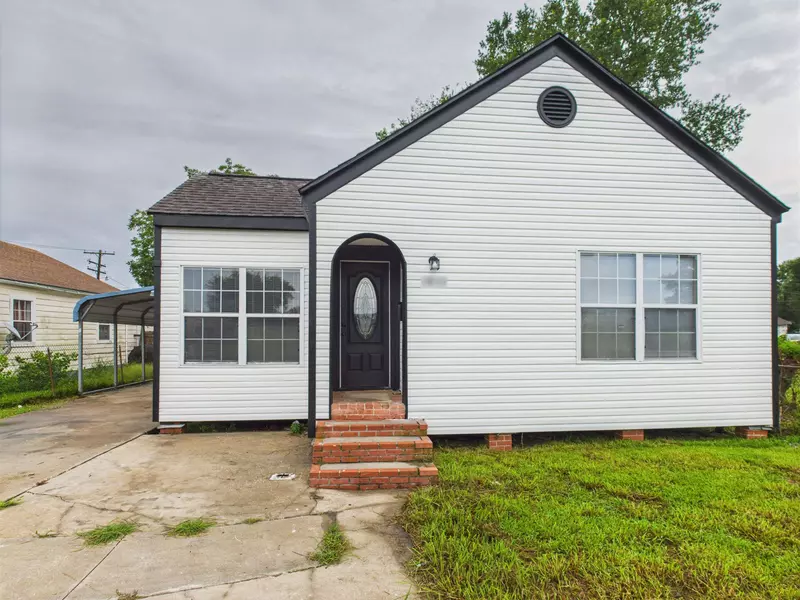 1832 19th St, Port Arthur, TX 77640