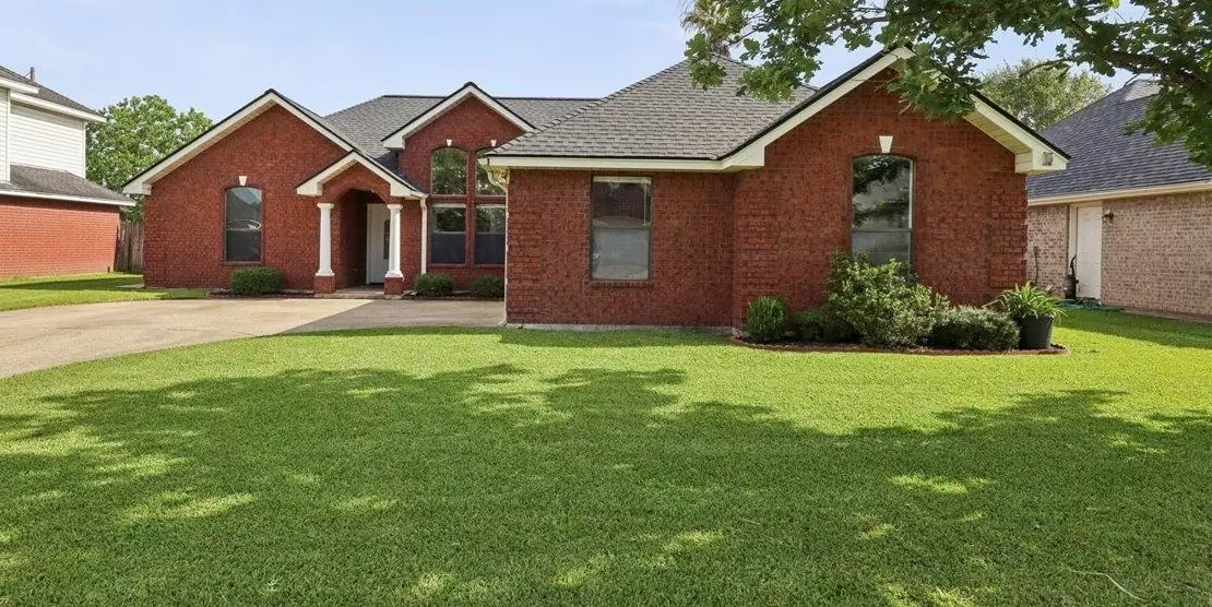 505 Shannon's Way, Bridge City, TX 77611