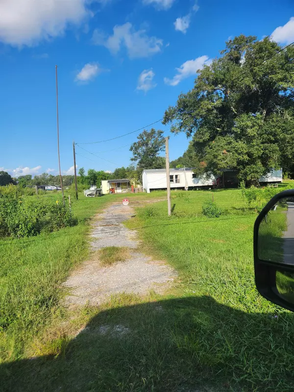 1100 & 1106 Flint St, Orange, TX 77630-6418