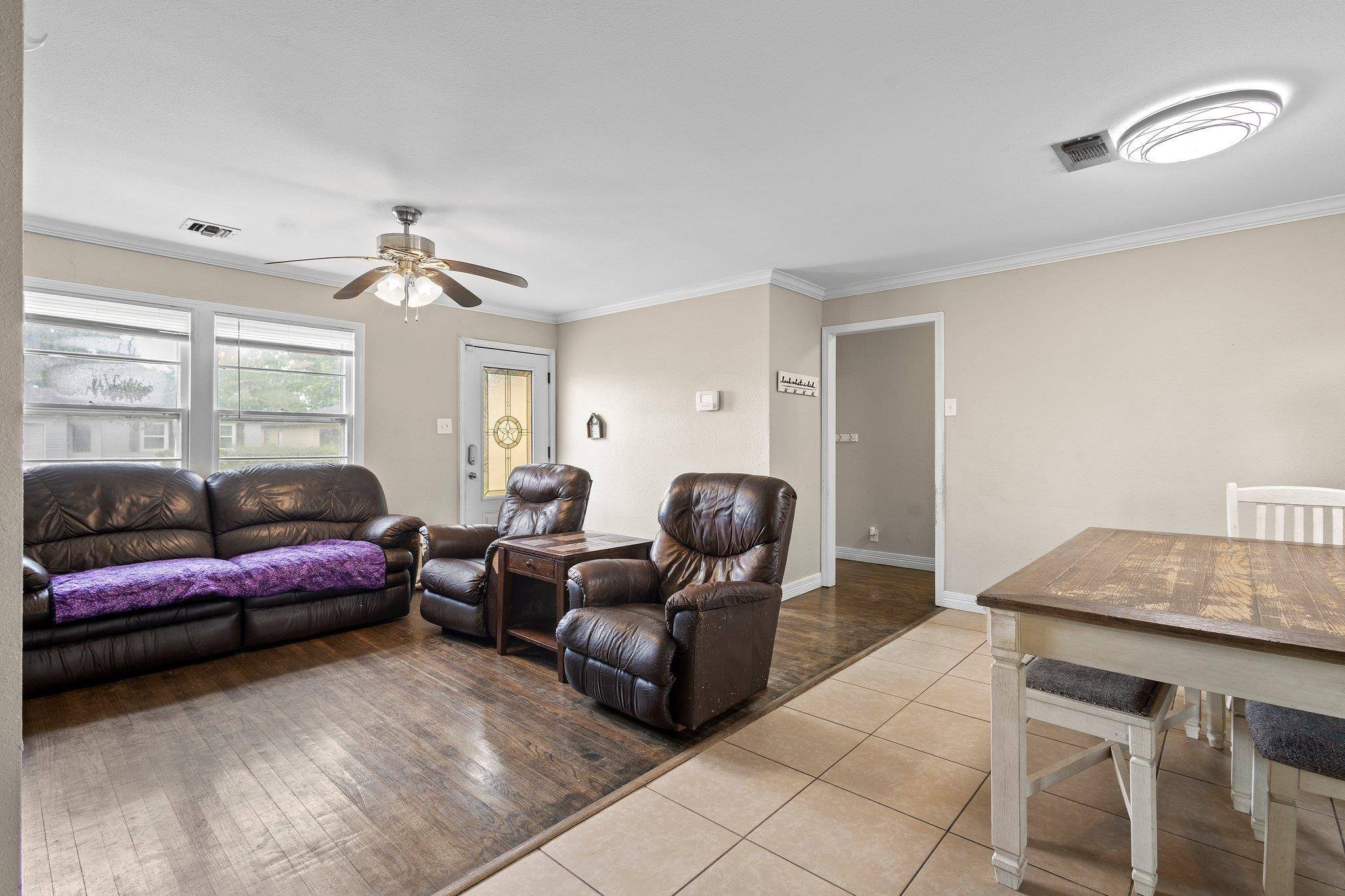 Groves, TX 77619,3449 charles