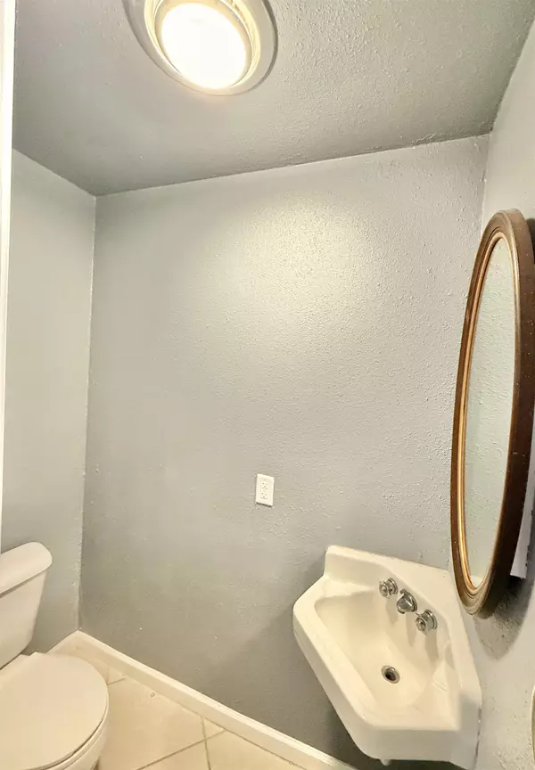 Beaumont, TX 77706,5915 Fairmeadow Dr.
