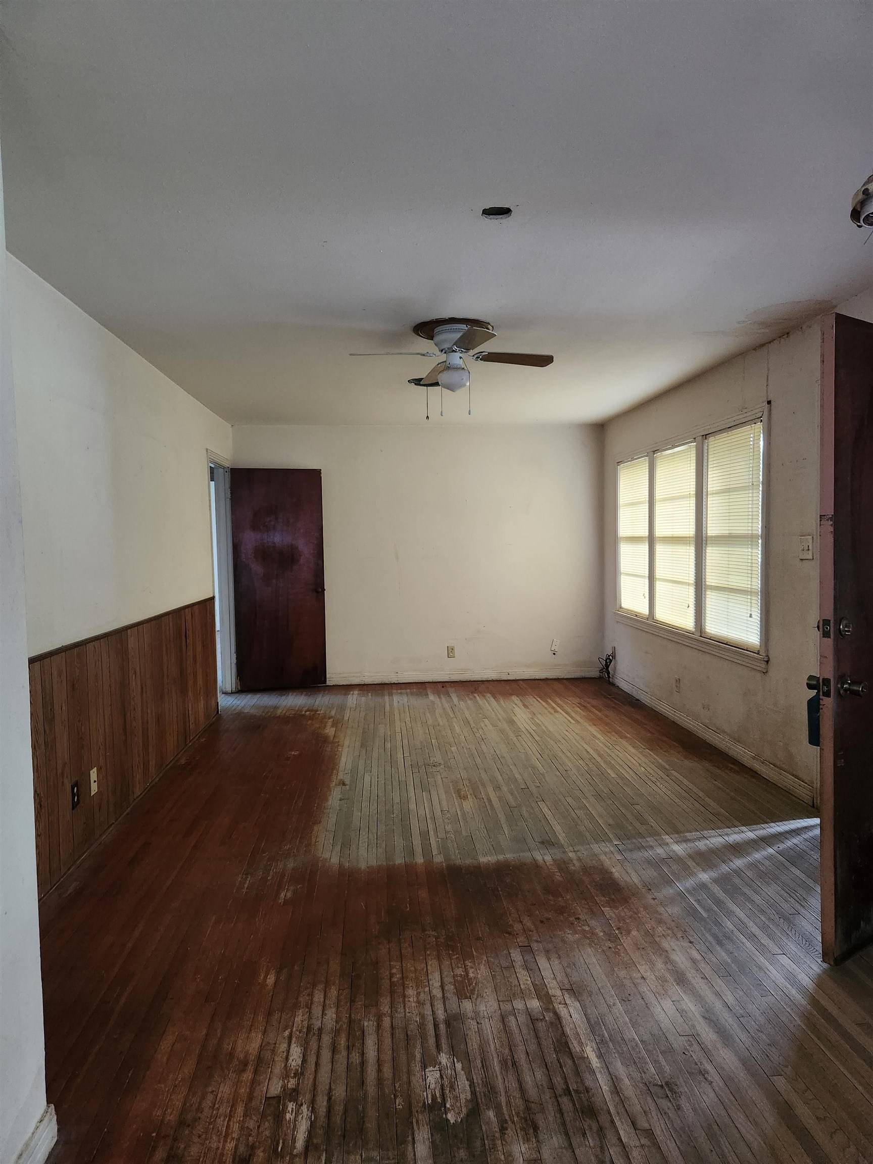 Beaumont, TX 77706-6132,970 Peyton Dr