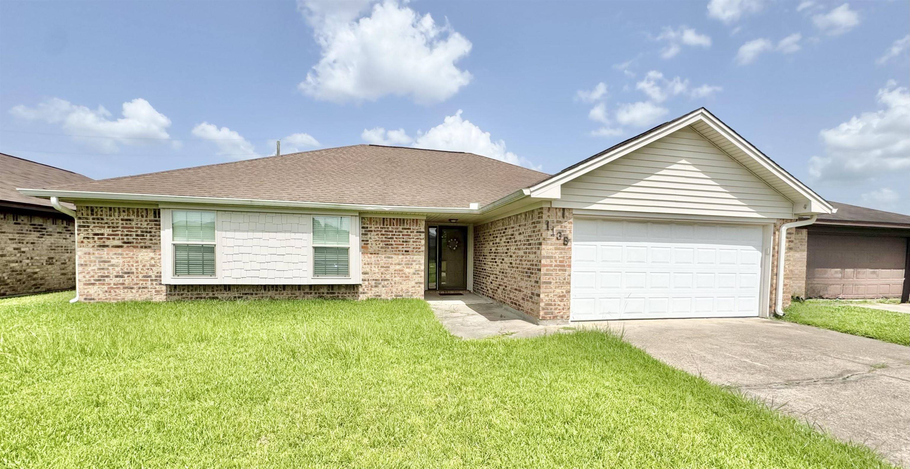1136 Briarmeadow, Beaumont, TX 77706