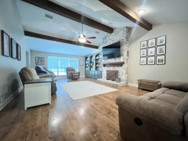 Vidor, TX 77662,425 Lawrence