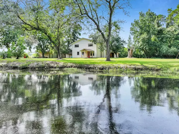 9378 Cocklebur Loop, Silsbee, TX 77656