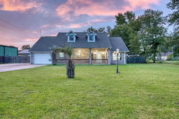 18046 IH 10, Vidor, TX 77662