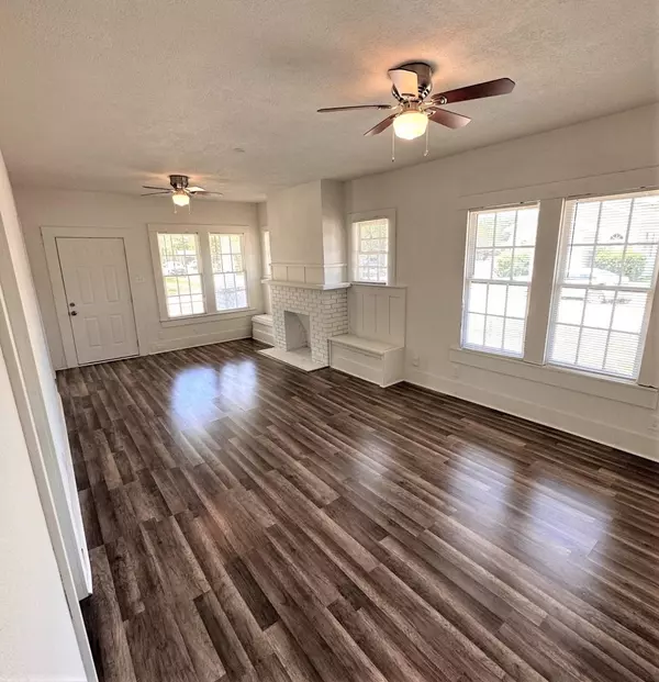 Orange, TX 77630,1012 13th St