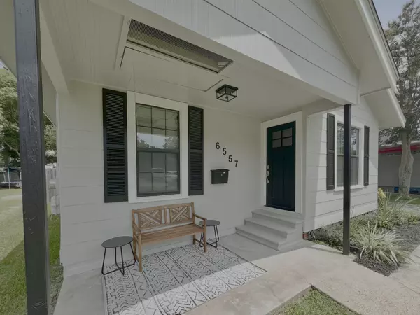 Groves, TX 77619,6557 Jefferson Blvd