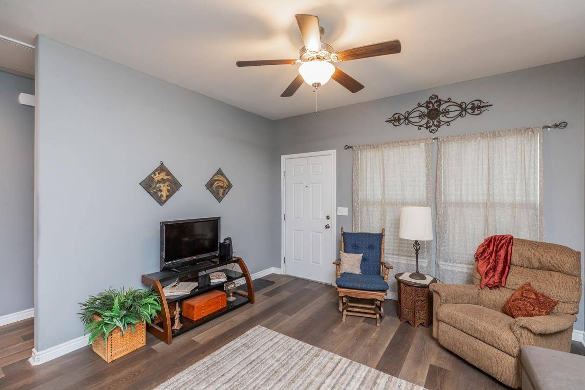 Groves, TX 77619,3132 Walnut St.