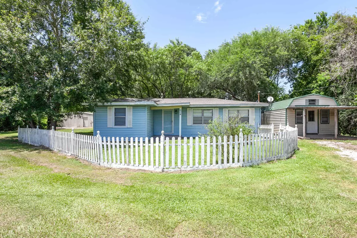 Winnie, TX 77665,614 FM 1406