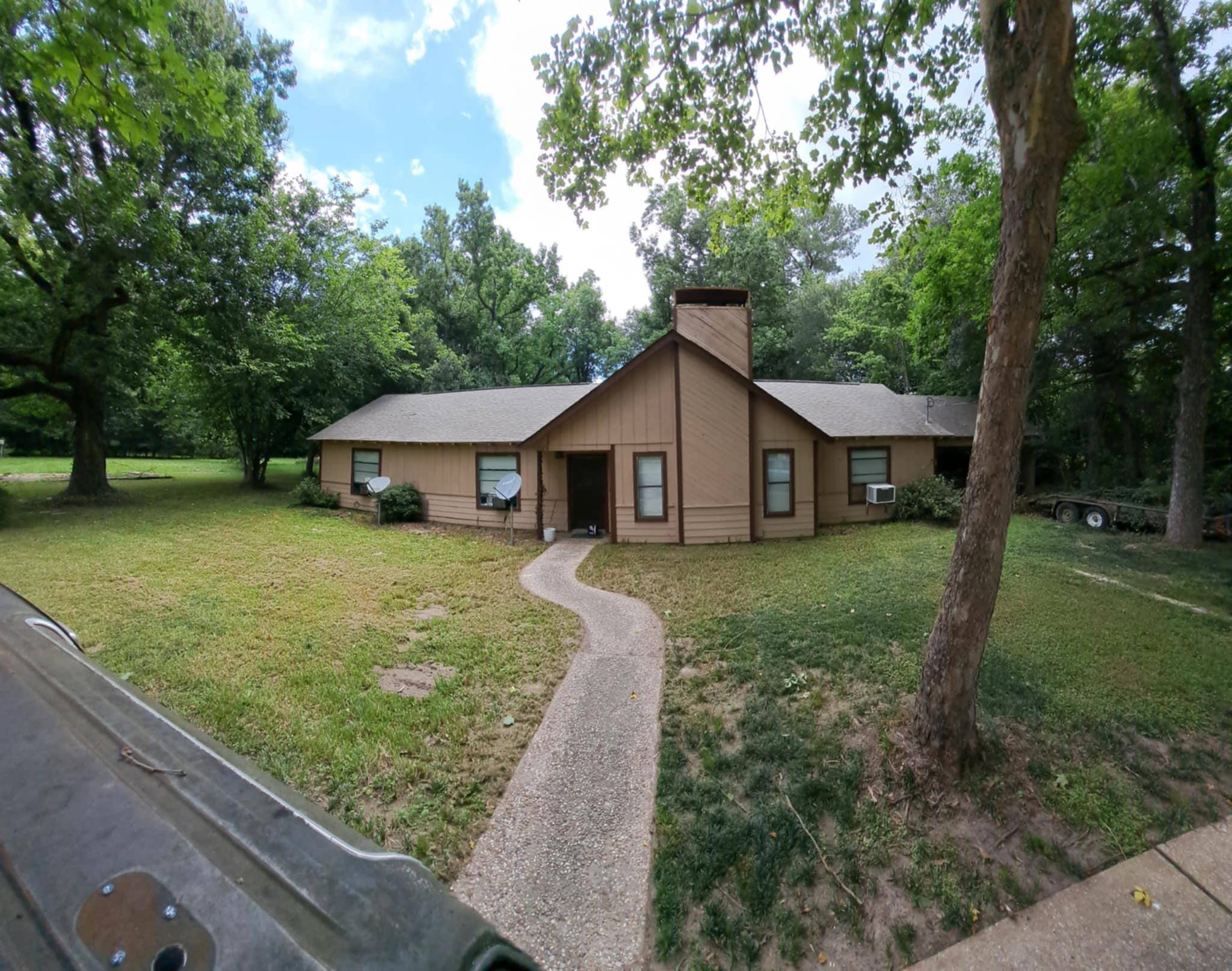 1847 CR  2439, Hull, TX 77564
