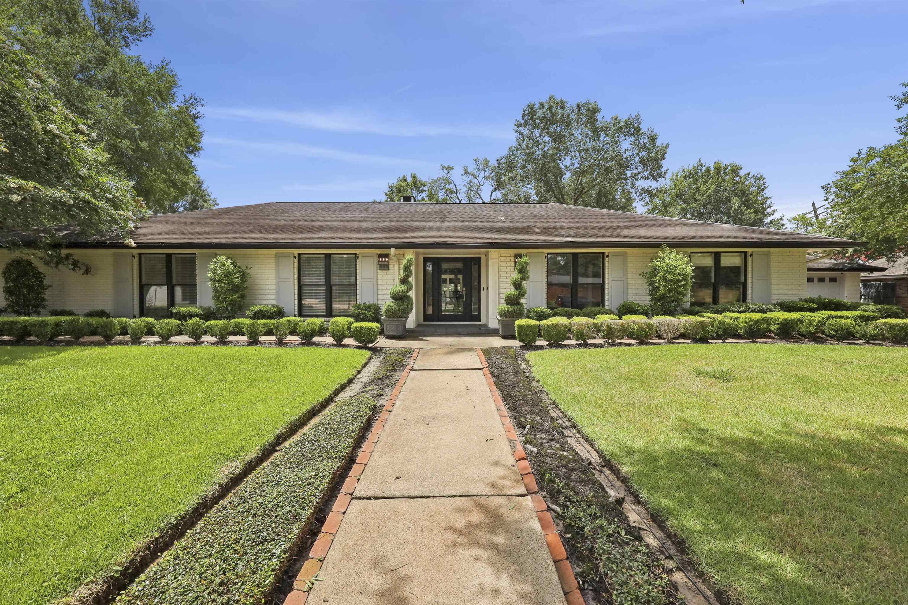4835 Garwood Ln, Beaumont, TX 77706