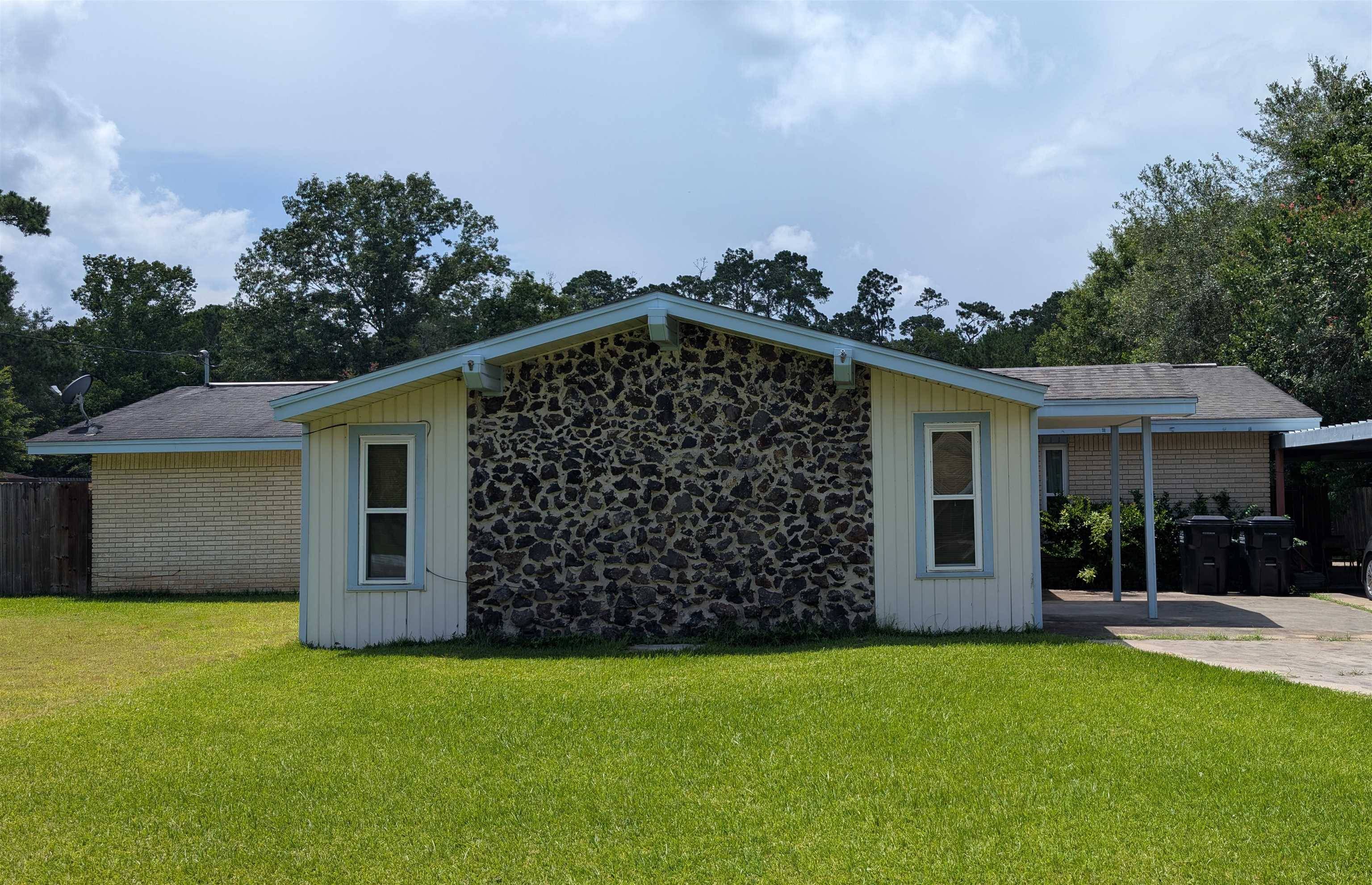 220 Nagel Street, Vidor, TX 77662
