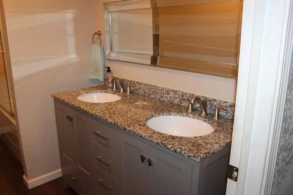 Vidor, TX 77662,210 Hulett St.