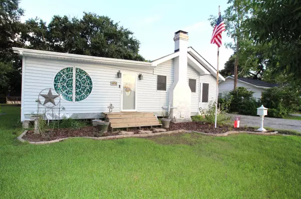 Groves, TX 77619,6454 Madison