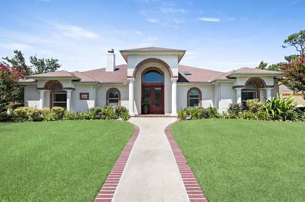 1004 Doornbos Lane, Nederland, TX 77627