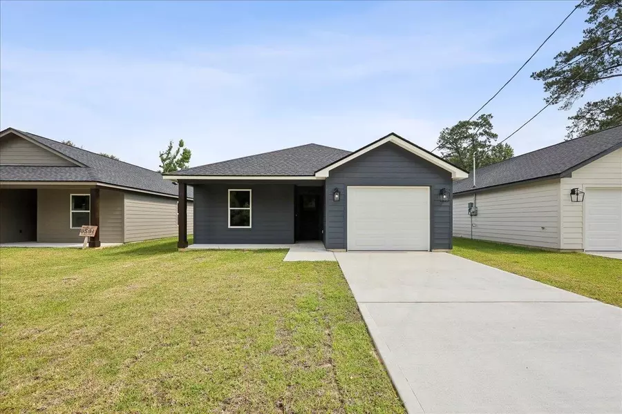 8595 Cedar Dr, Lumberton, TX 77657