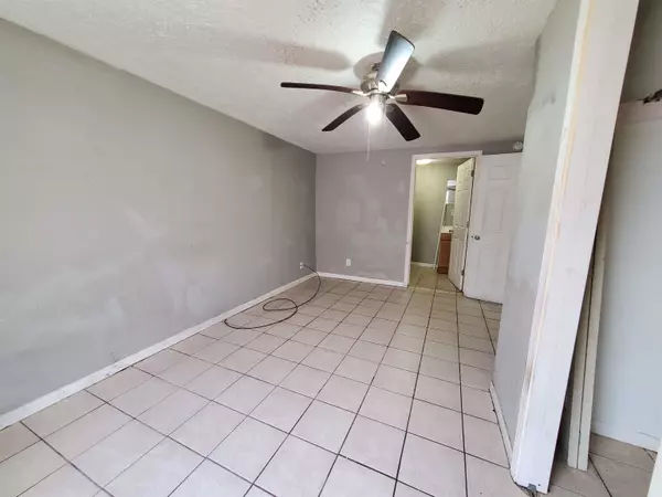 Beaumont, TX 77705,945 Essex Dr