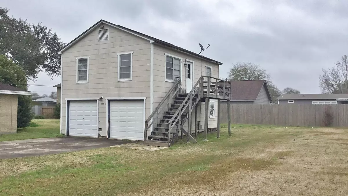 Nederland, TX 77627,105 1/2 9th Avenue
