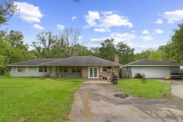 1110 S Lakeside, Vidor, TX 77662