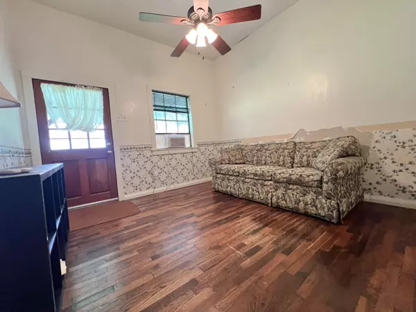 Vidor, TX 77662,154 Aunt Sadie