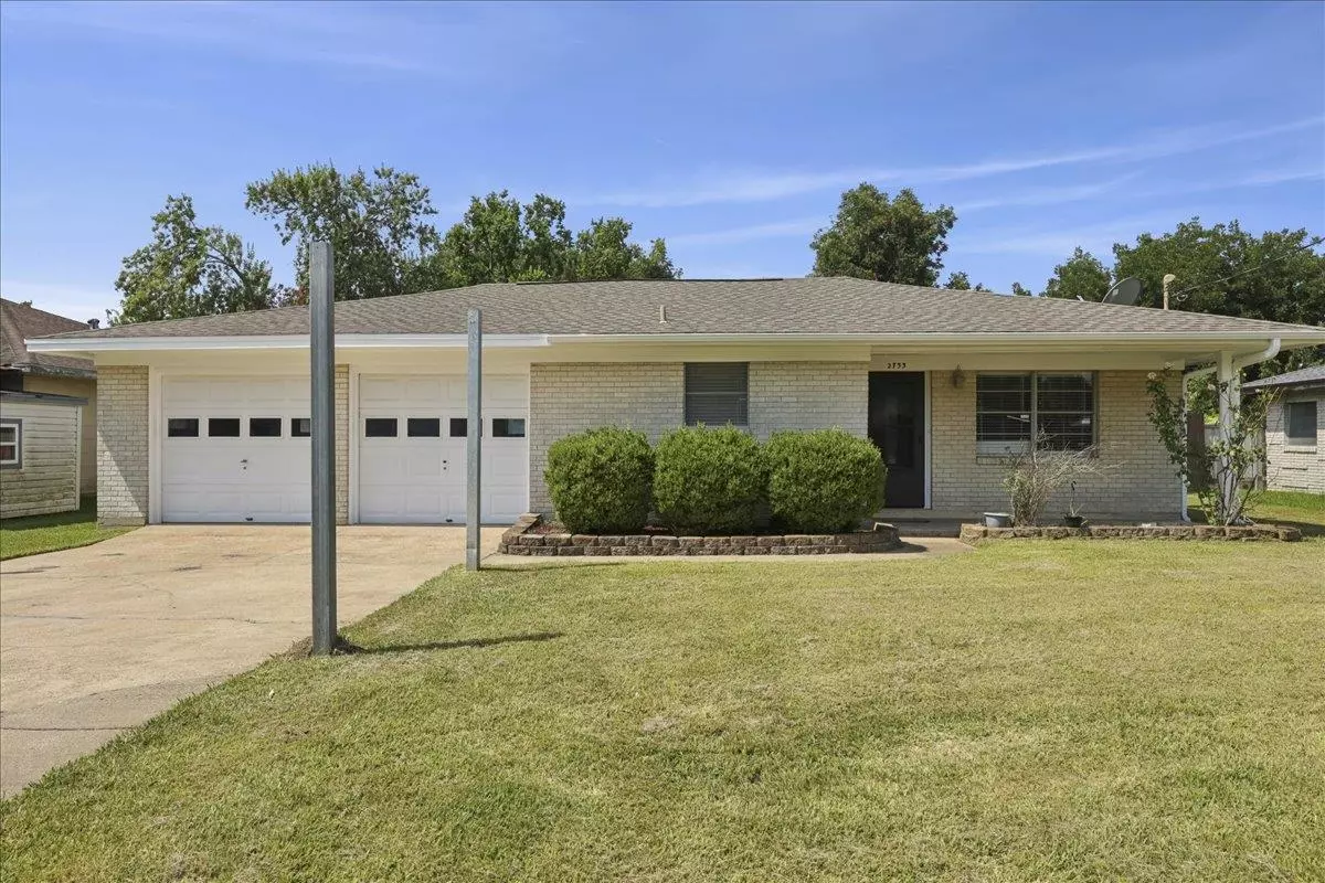 Groves, TX 77619,2733 2nd Ave