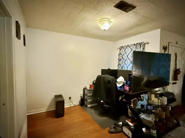 Groves, TX 77619,4629 Bellaire Ave
