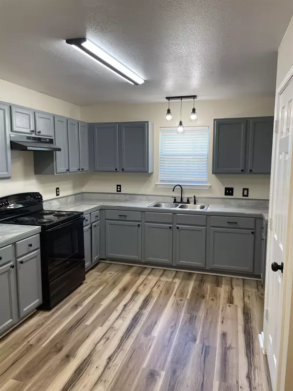 3337 15th, Port Arthur, TX 77642