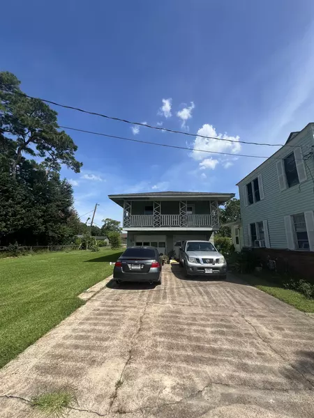 3944 36th St #Garage Apt, Port Arthur, TX 77642