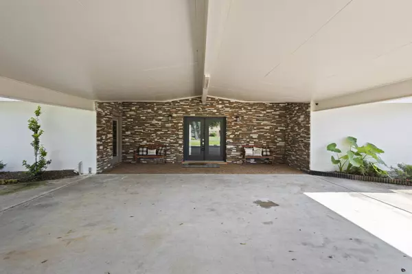 Sour Lake, TX 77659,1014 Pine Needles Dr