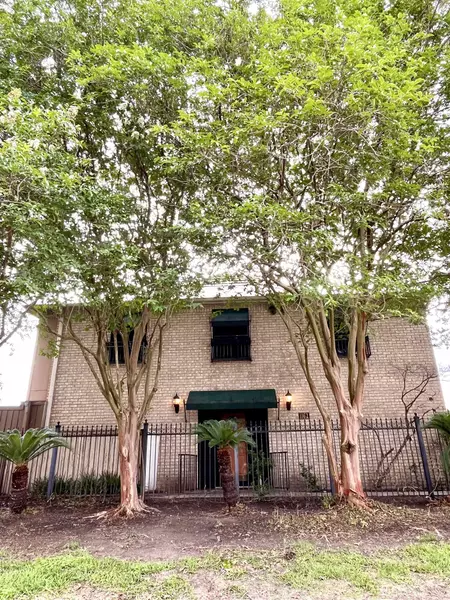 1162 Green Meadow, Beaumont, TX 77706