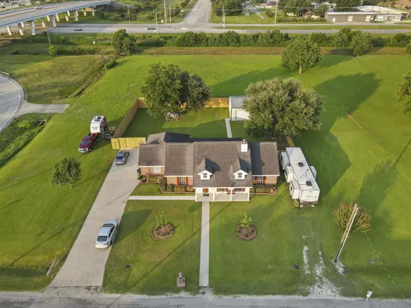 Port Neches, TX 77651,1003 Van