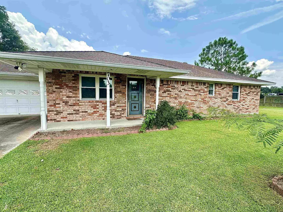 Winnie, TX 77665,703 9th St.